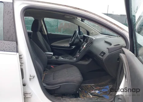 2014 Chevrolet Volt z USA, uszkodzony, nr VIN 1G1RA6E47EU163899